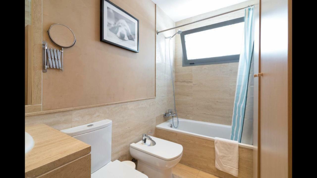 Apartamento Playa Y Piscina 1-2 Personas Málaga Dış mekan fotoğraf